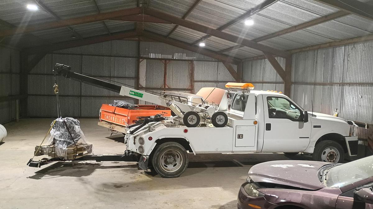 Used 2002 Ford F450 Recover Truck with Boom