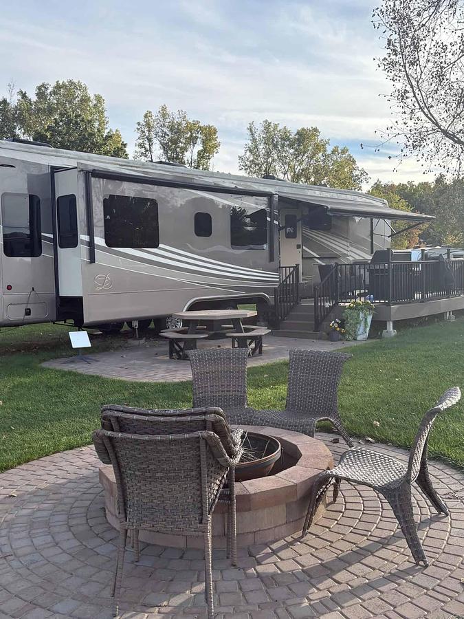 Used 2023 45' DRV Houston