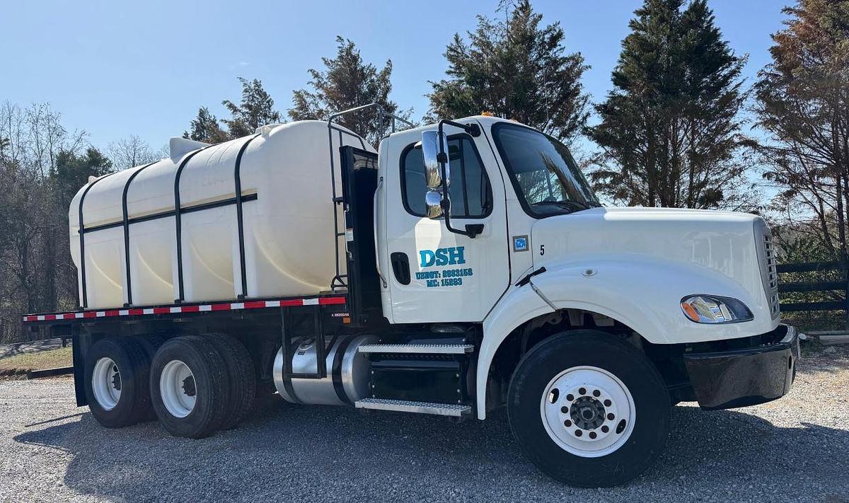 Used 2021 FREIGHTLINER BUSINESS CLASS M2 112 Water Tank Truck