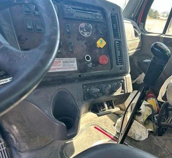 Used 2013 Freightliner Business Class M2 112