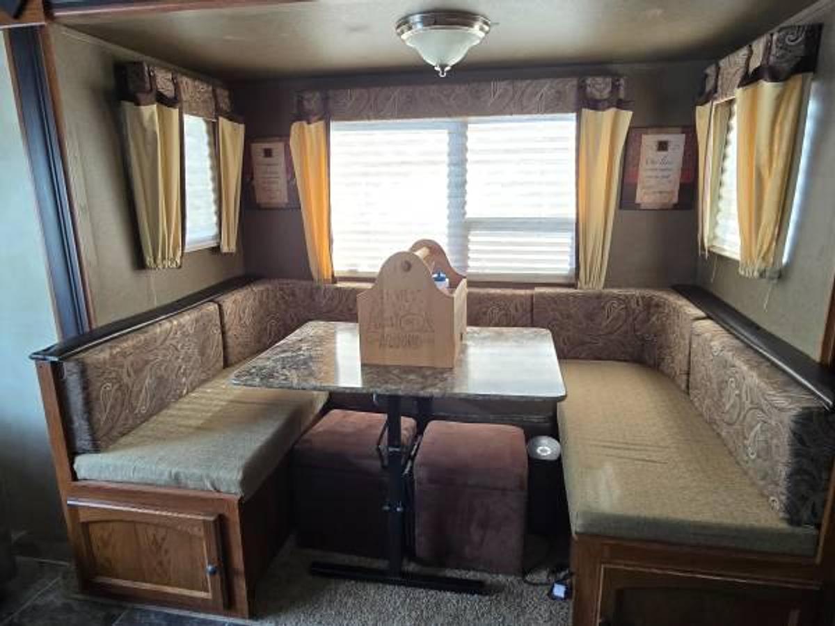 Used 2014 Keystone Hideout 24RLWE Travel Trailer