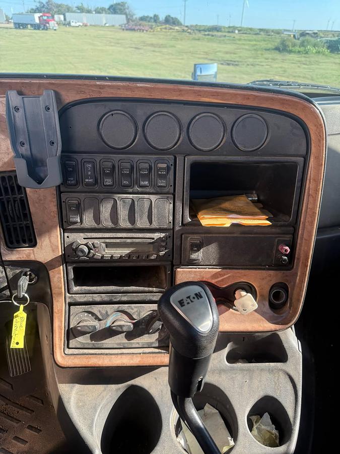 Used 2010 International Prostar Day Cab Semi Truck