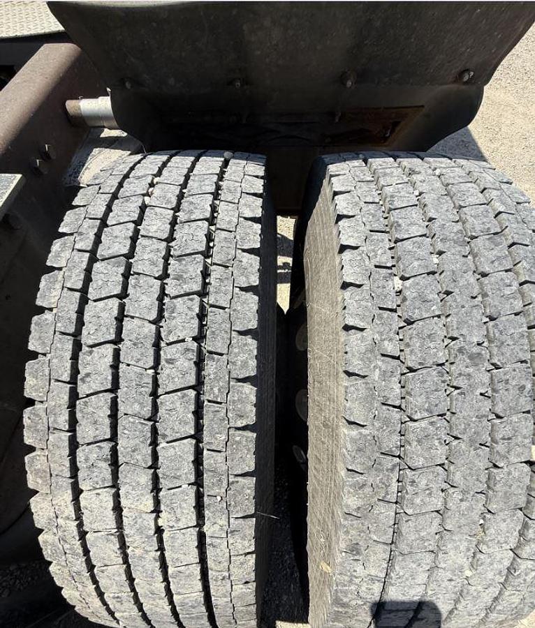 Used 2005 KENWORTH T800