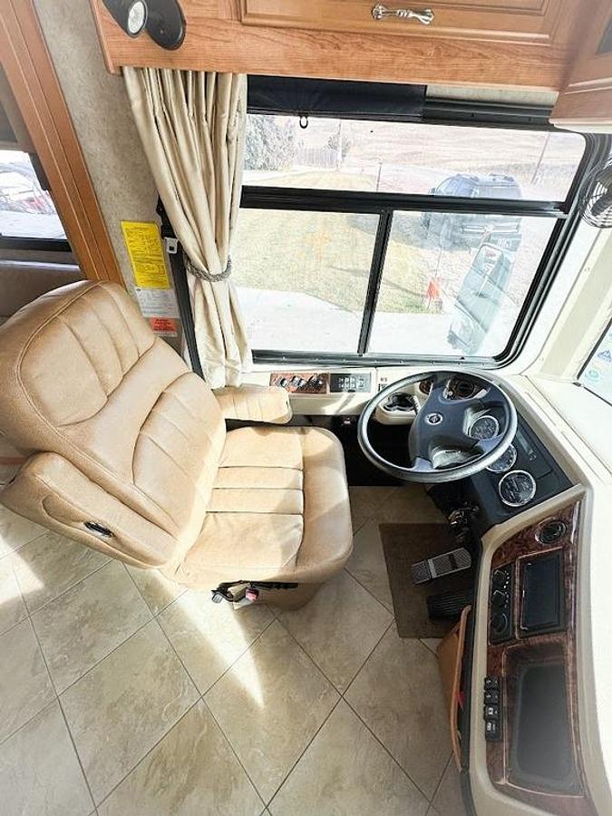 Used 2010 Fleetwood Discovery 40X