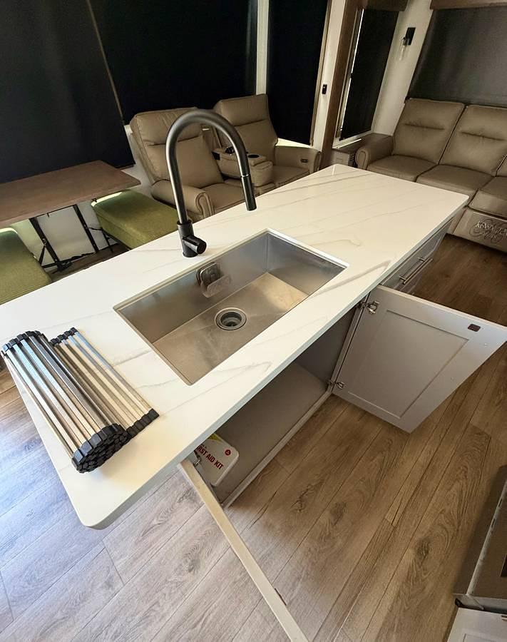 Used 2025 Alliance Paradigm 310RL Fifth Wheel