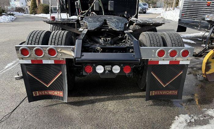 Used 2022 KENWORTH T880