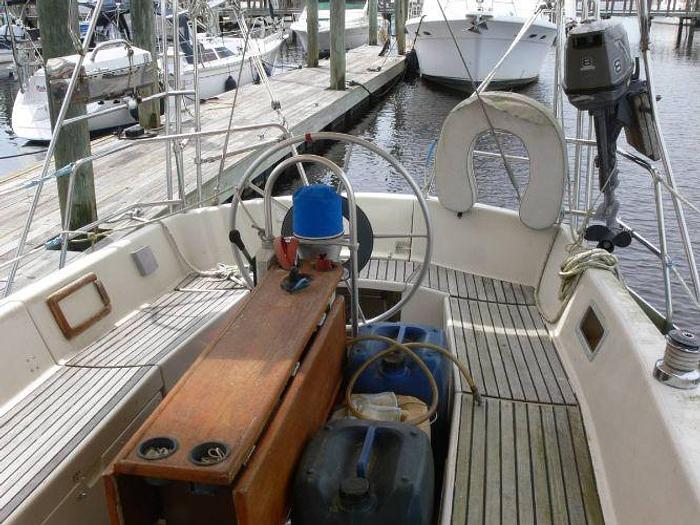 Used 1984 Beneteau Idylle Light Blue