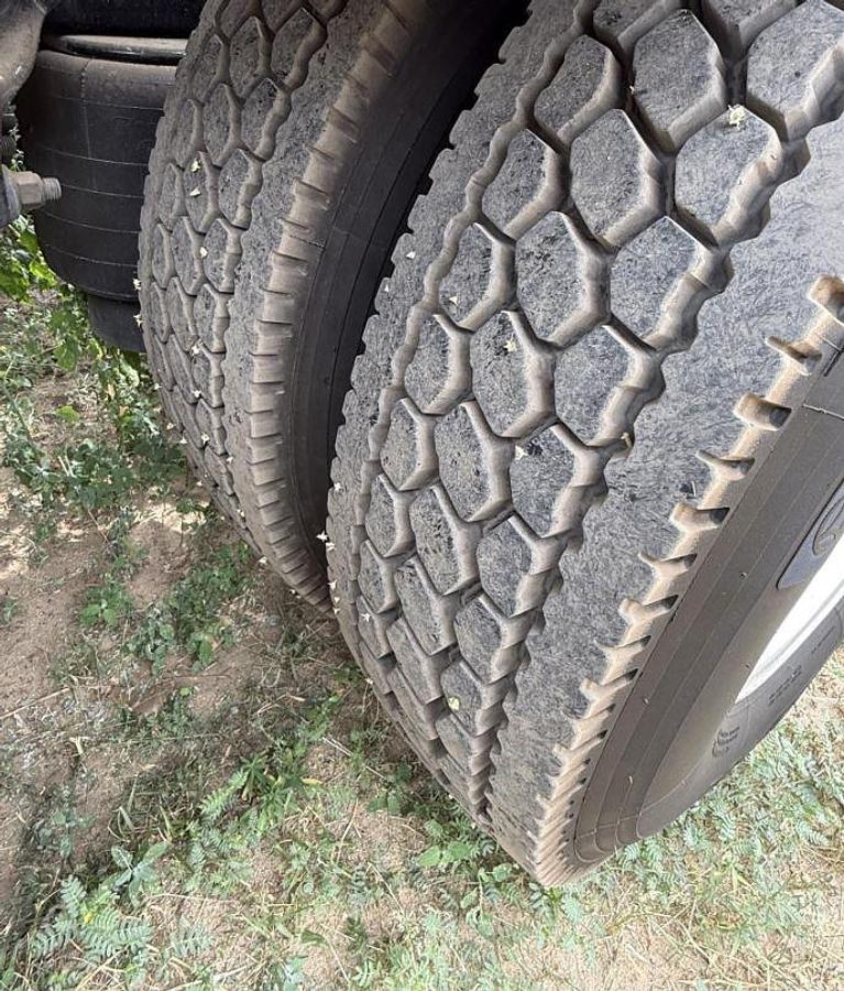 Used 2023 PETERBILT 389 Sleeper Semi Truck