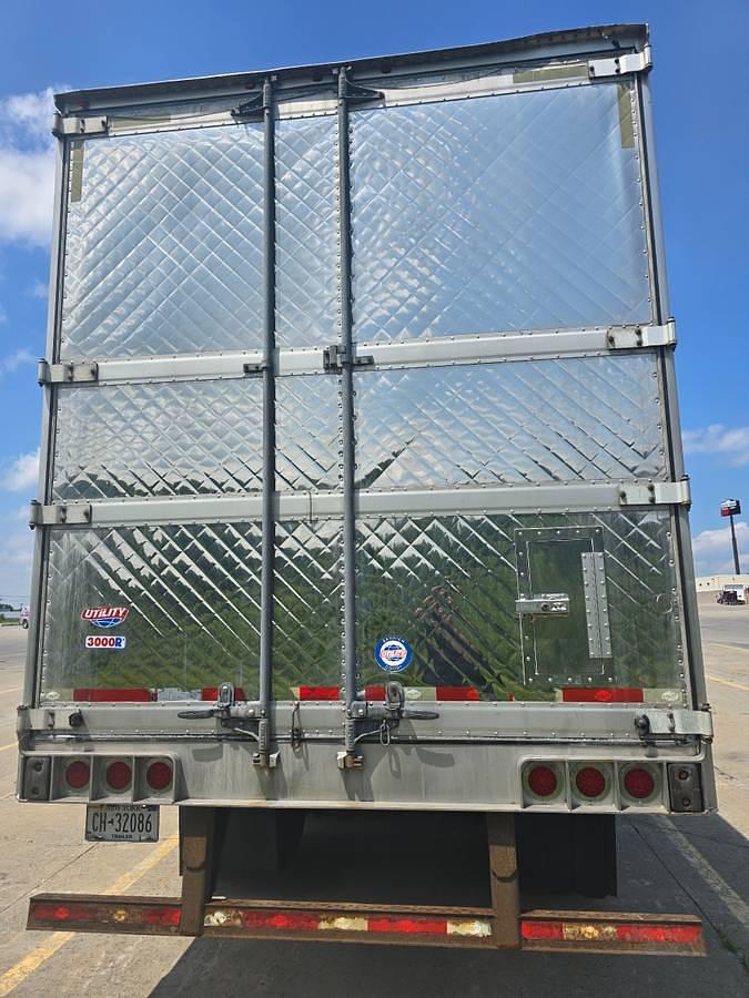 Used 2000 Kenworth W900 with 2015 53ft Utility Reefer Trailer