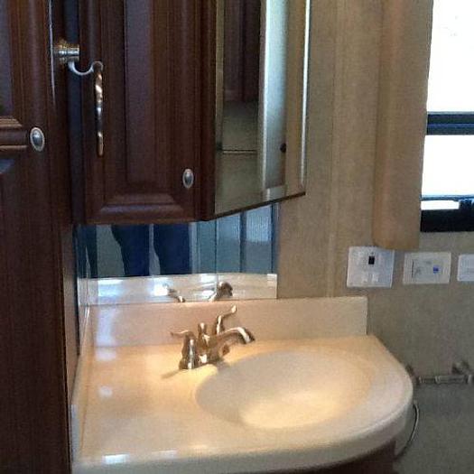 Used 2009 Newmar Essex 4517