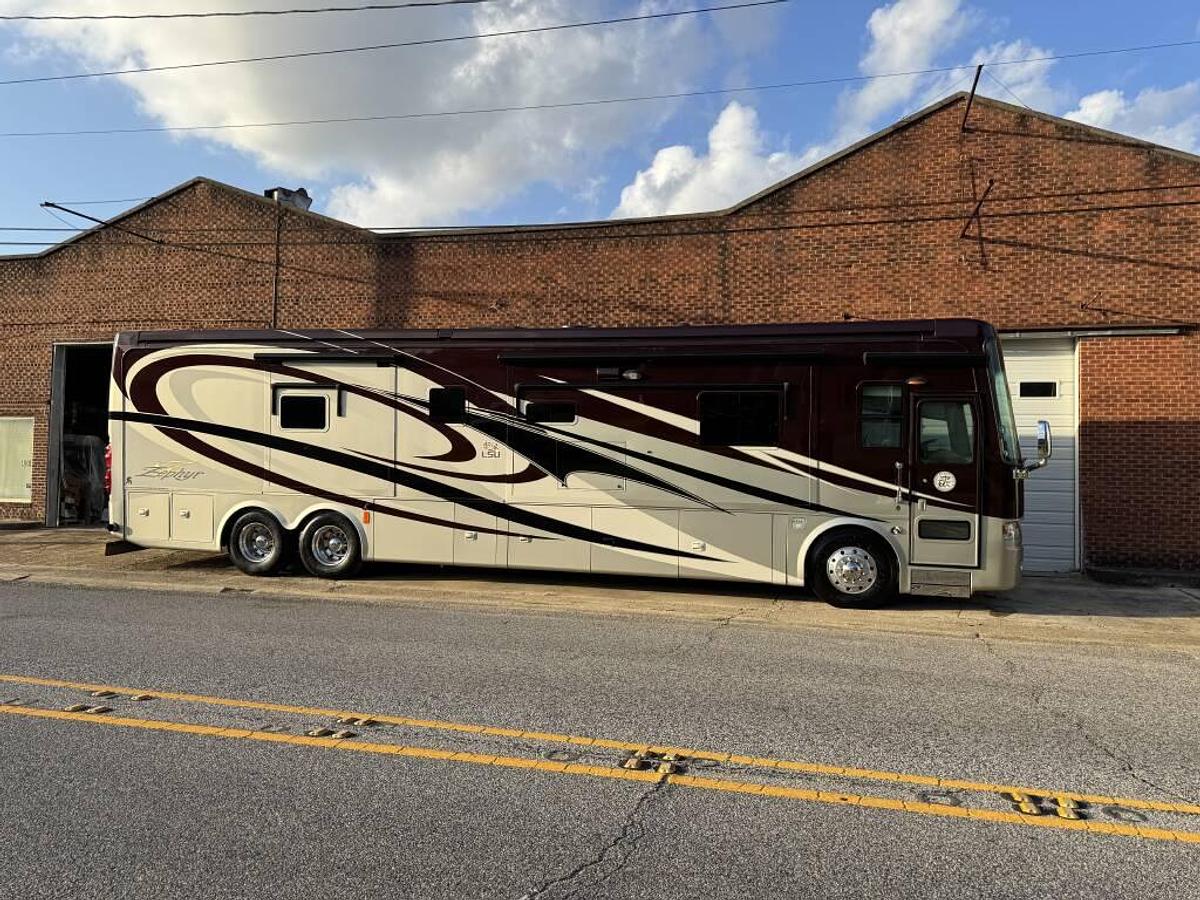 Used 2011 Tiffin Zephyr 45QBZ
