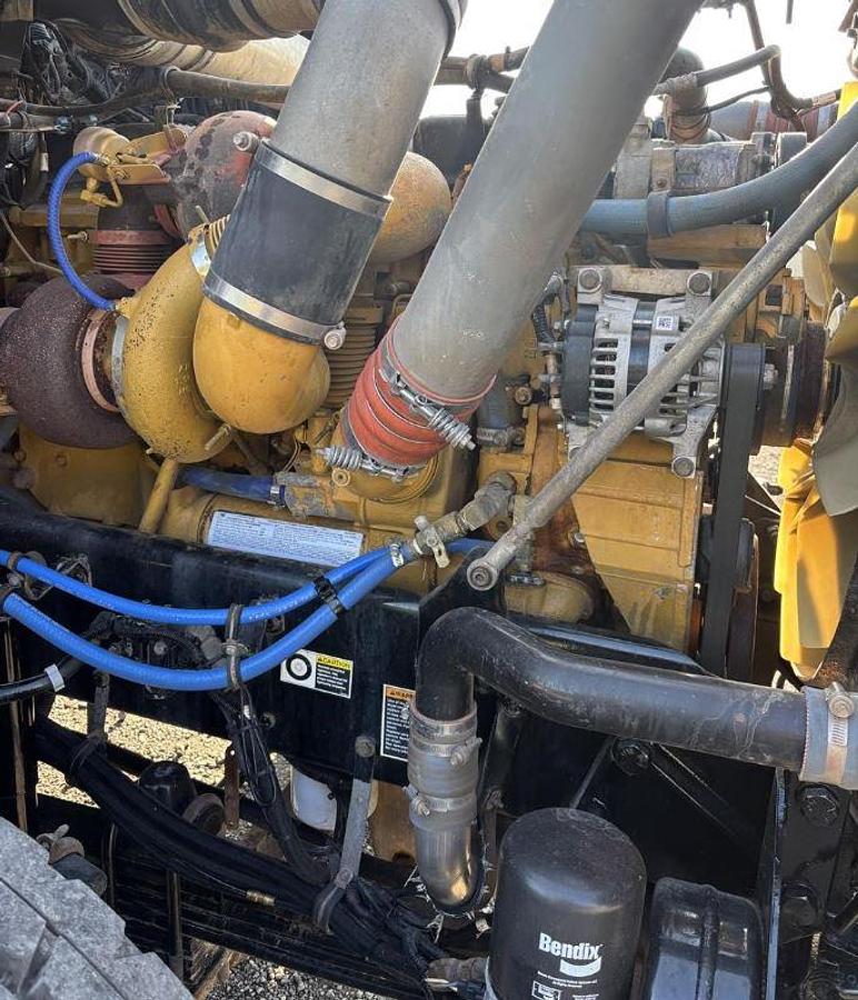 Used 2006 Kenworth T800 Wide Nose Day Cab Semi Truck