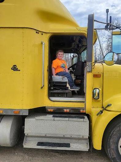 Used 1999 INTERNATIONAL 9400 and 2000 Great Lakes Trailer