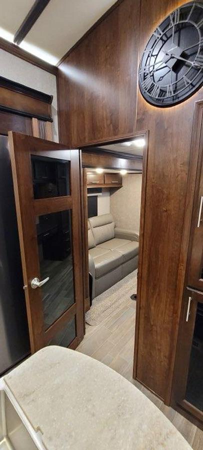 Used 2020 Jayco Pinnacle 37MDQS