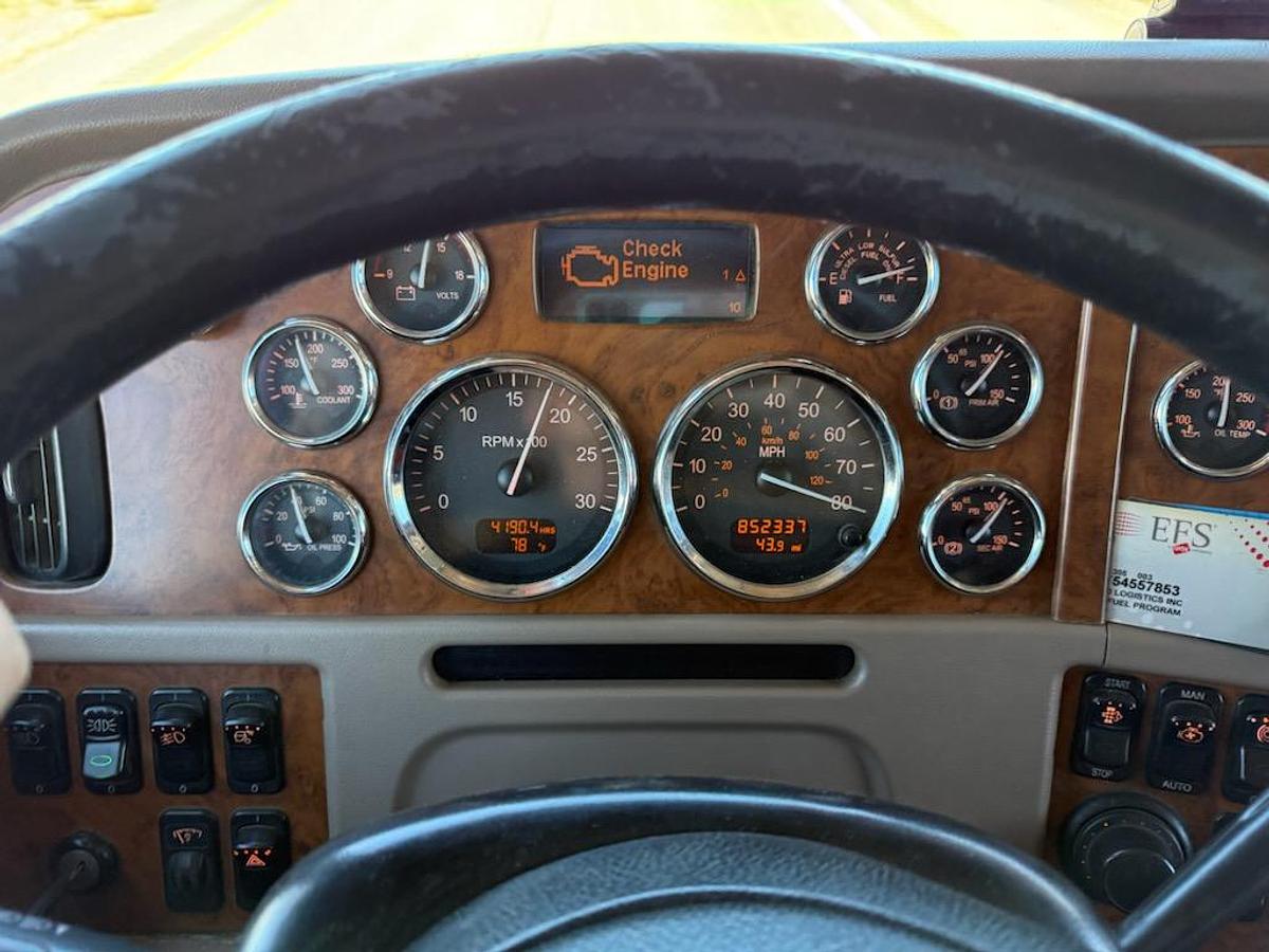Used 2009 Peterbilt 386