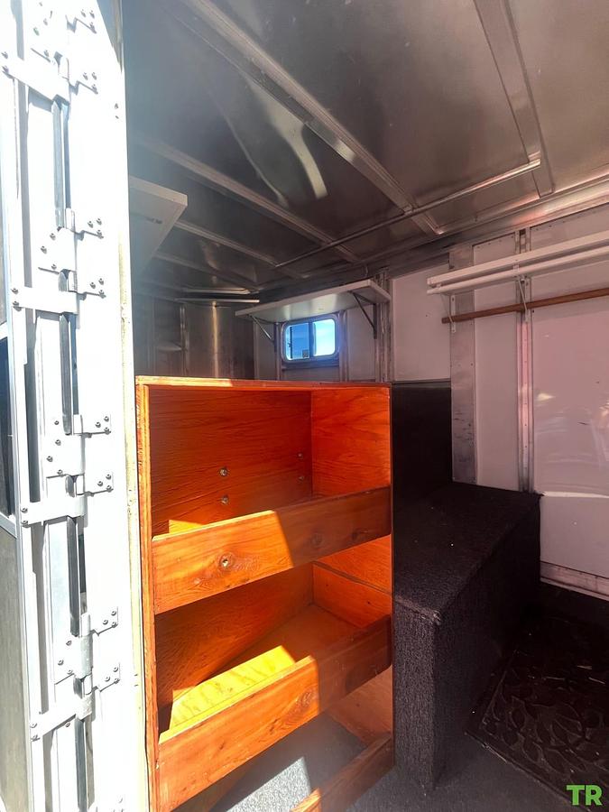 Used 2003 Exiss 6-Horse Gooseneck Trailer