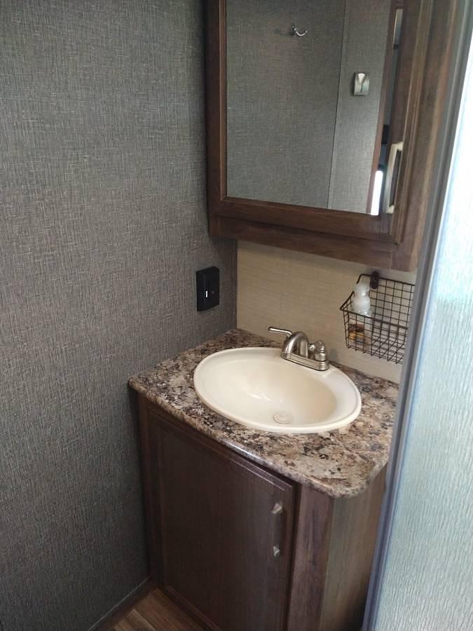 Used 2016 Keystone Cougar 29ROB