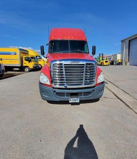 Used 2010 Freightliner Cascadia 125
