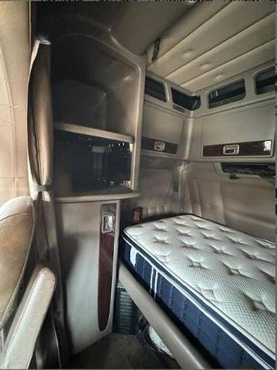 Used 2013 Peterbilt 389