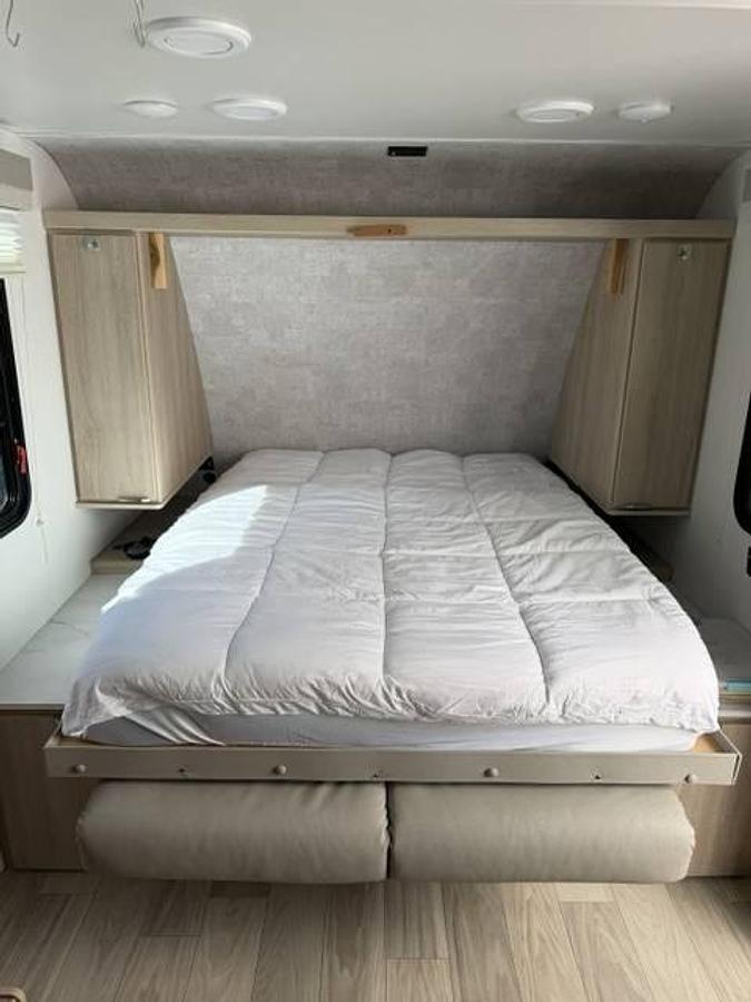 Used 2023 Winnebago Micro Minnie 2108DS Travel Trailer