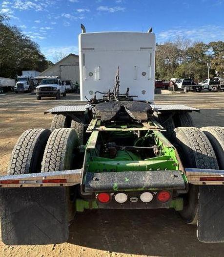Used 2014 KENWORTH T800