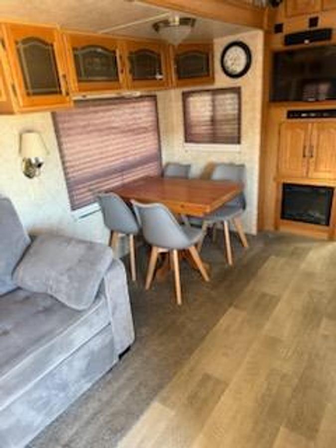 Used 2006 Keystone Montana 1647598 Fifth Wheel 