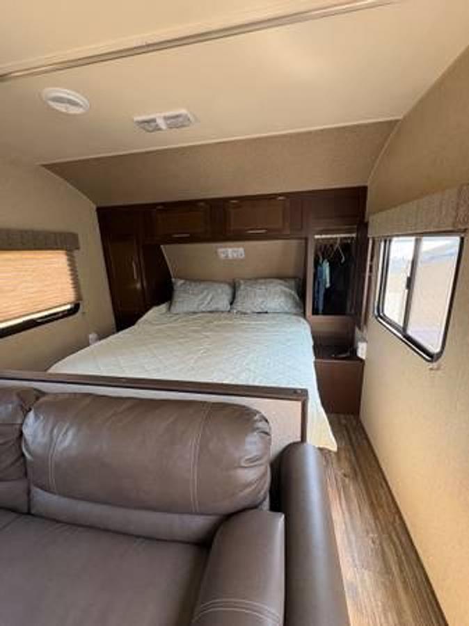 Used 2015 Forest River Grey Wolf Rv 23" Travel Trailer