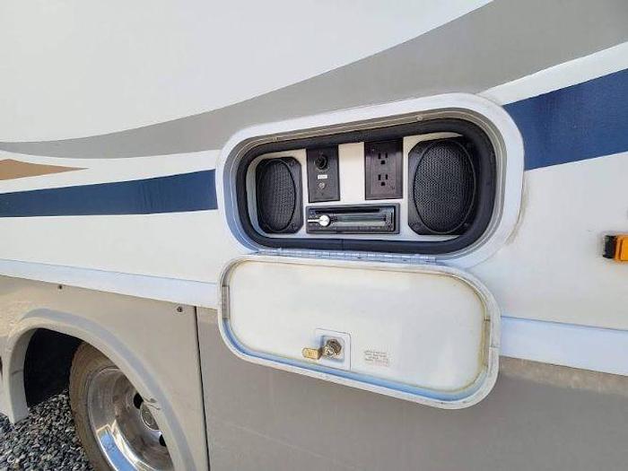 Used 2004 Winnebago SIGHTSEER