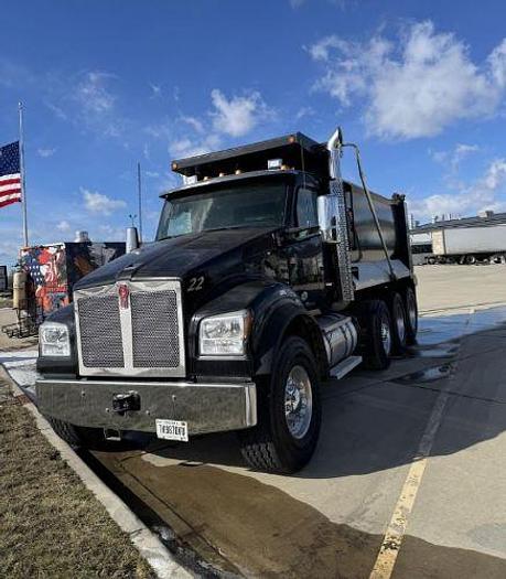 Used 2022 KENWORTH T880S