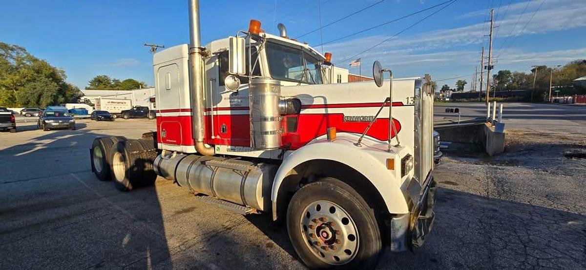 Used 1991 Kenworth W900 Heavy Haul Sleeper Semi Truck