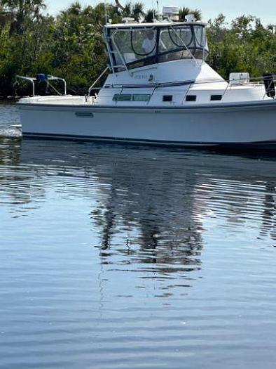 Used 2007 Albin Command Bridge 35