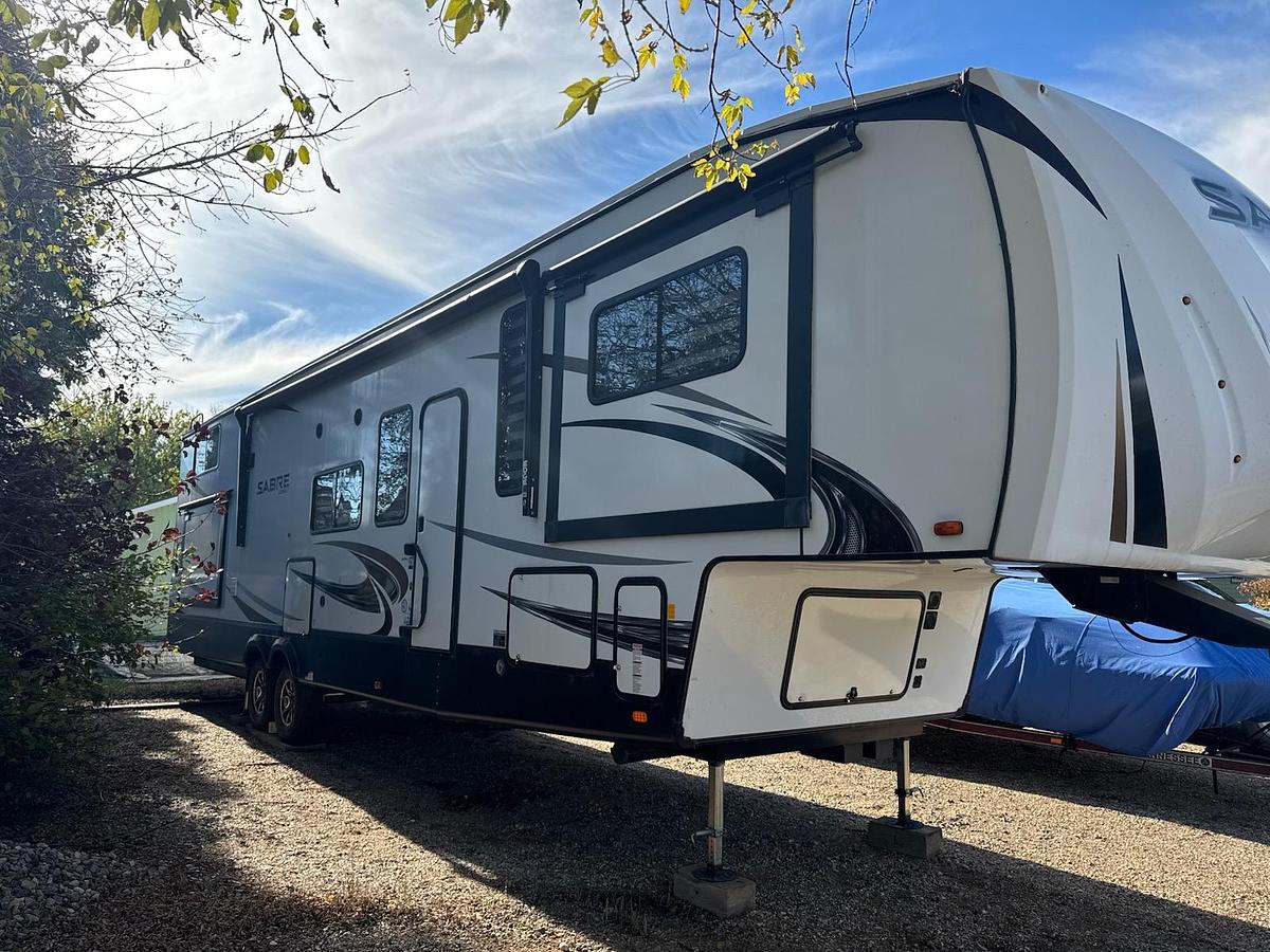 Used 2021 Forest River Sabre 37FLL