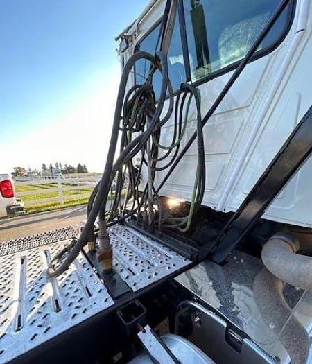 Used 2014 Mack PINNACLE CHU613