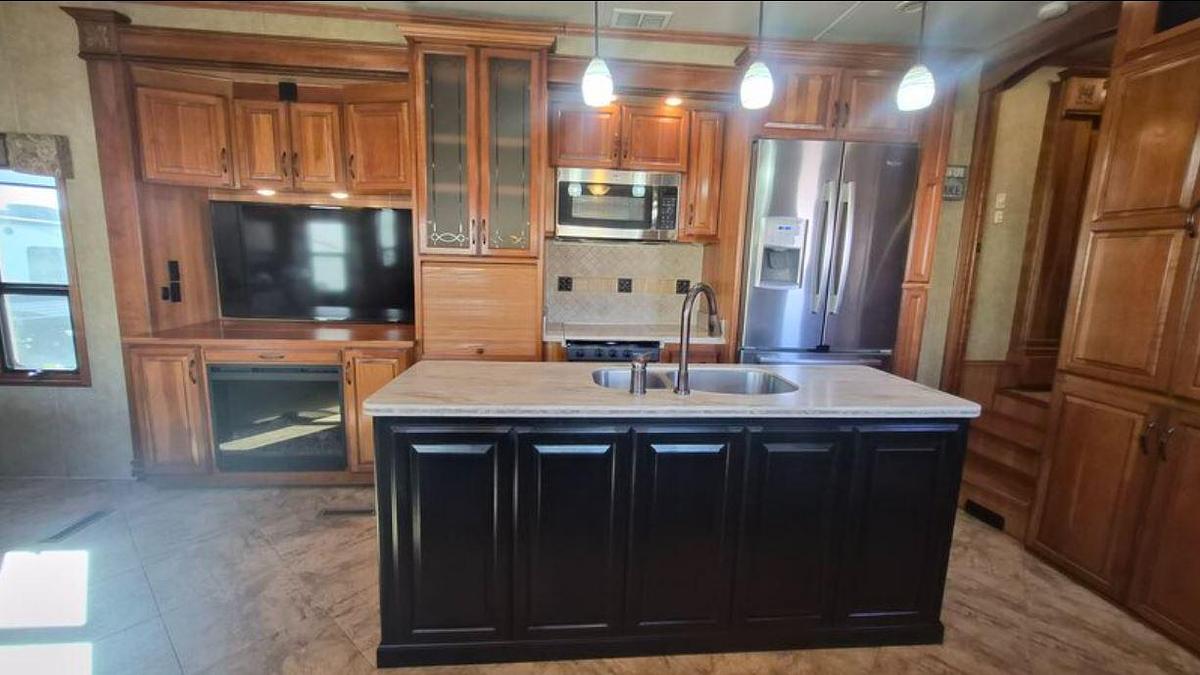 Used 2015 DRV Mobile Suites 43 Atlanta Fifth Wheel