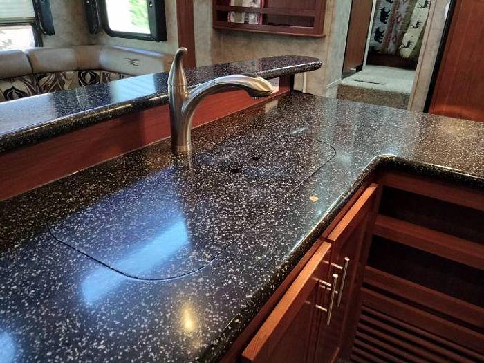 Used 2009 Keystone Fuzion 393