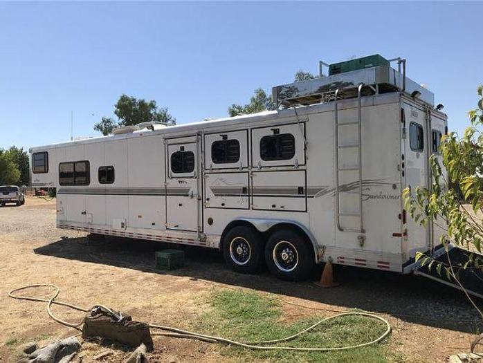 Used 2003 Sundowner Sunlite 725 Three Horse Trailer with Living Quarters