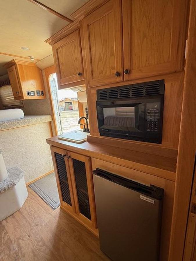 Used 2004 4 Star 2 Horse