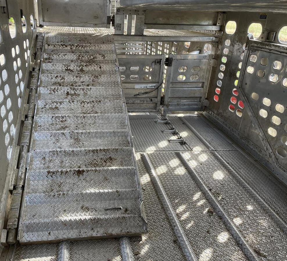 Used 2019 Wilson PSDCL-402 Livestock Trailer