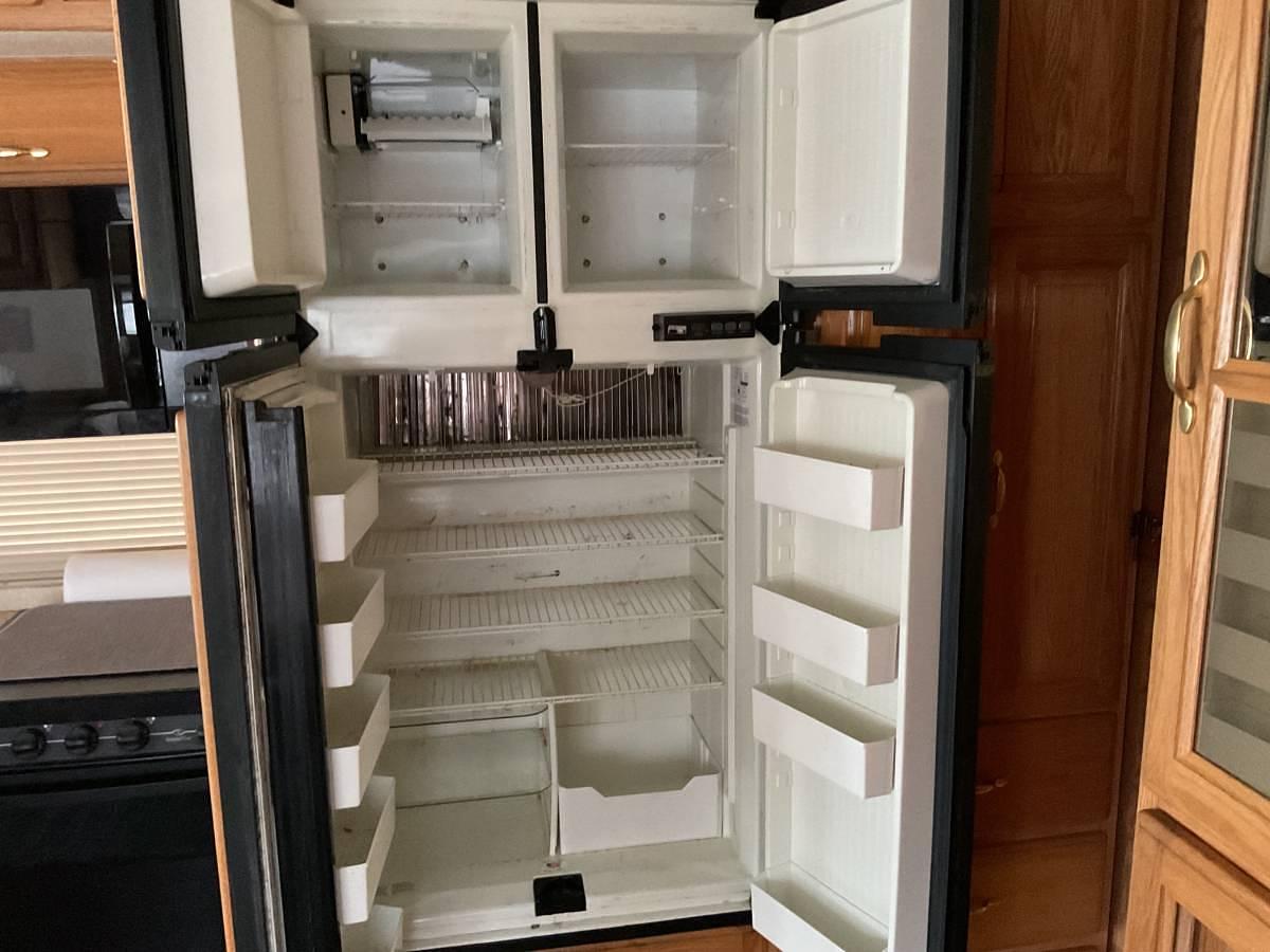 Used 2005 Alfa See Ya 40’ Diesel Pusher