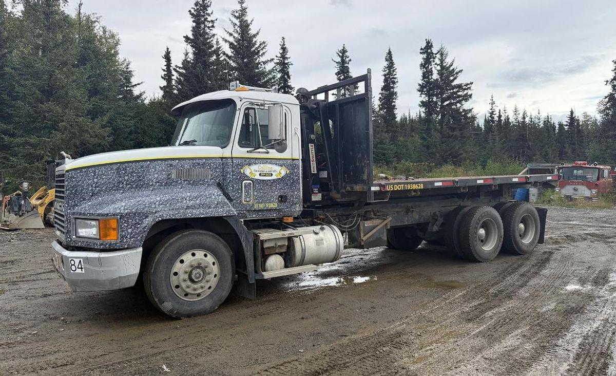 Used 1998 MACK CH613 Rollback Tow Truck