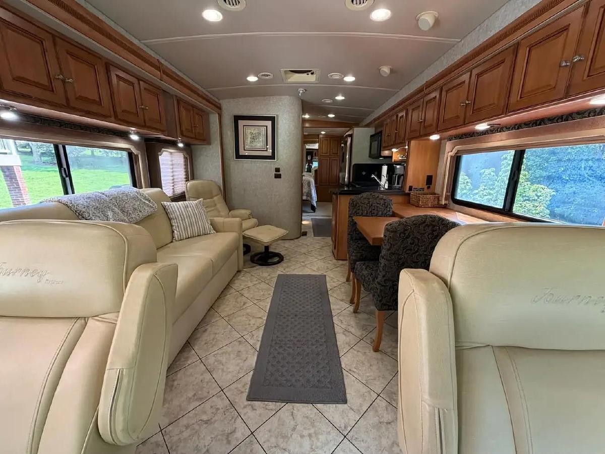 Used 2010 Winnebago Journey Express 34y