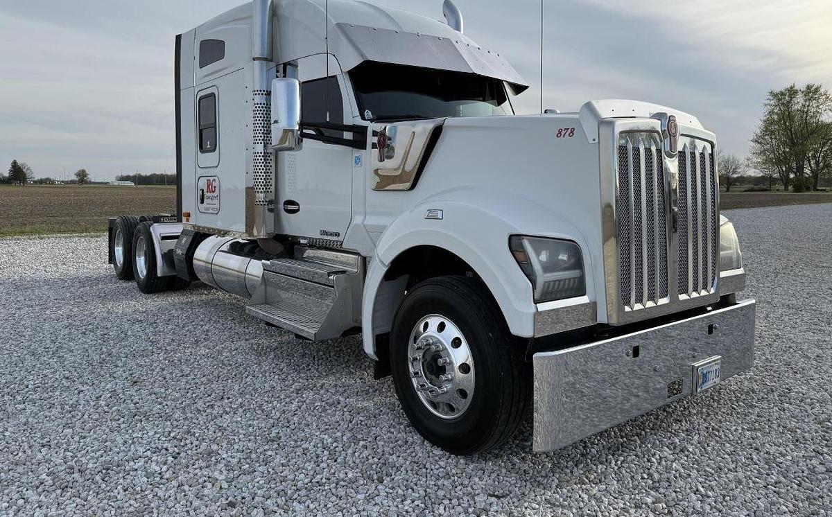 Used 2021 Kenworth W990