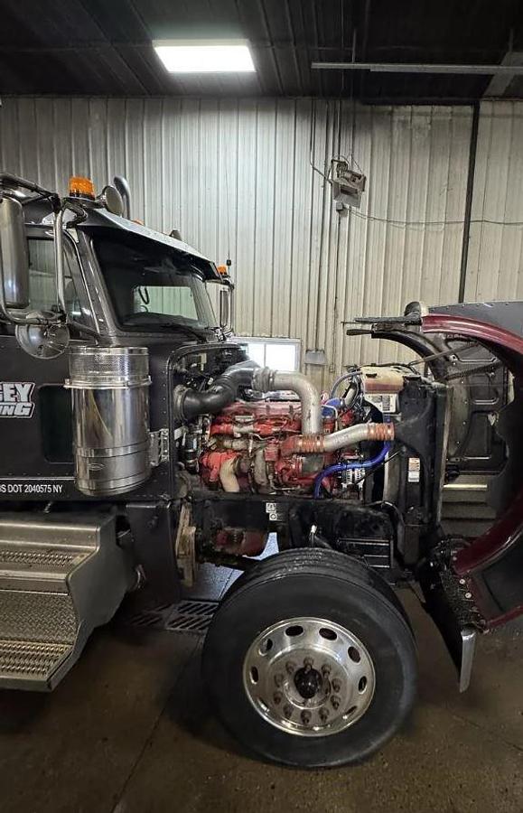 Used 2020 Peterbilt 389 Day Cab Semi Truck