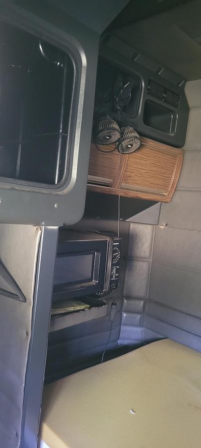 Used 2000 Peterbilt 378