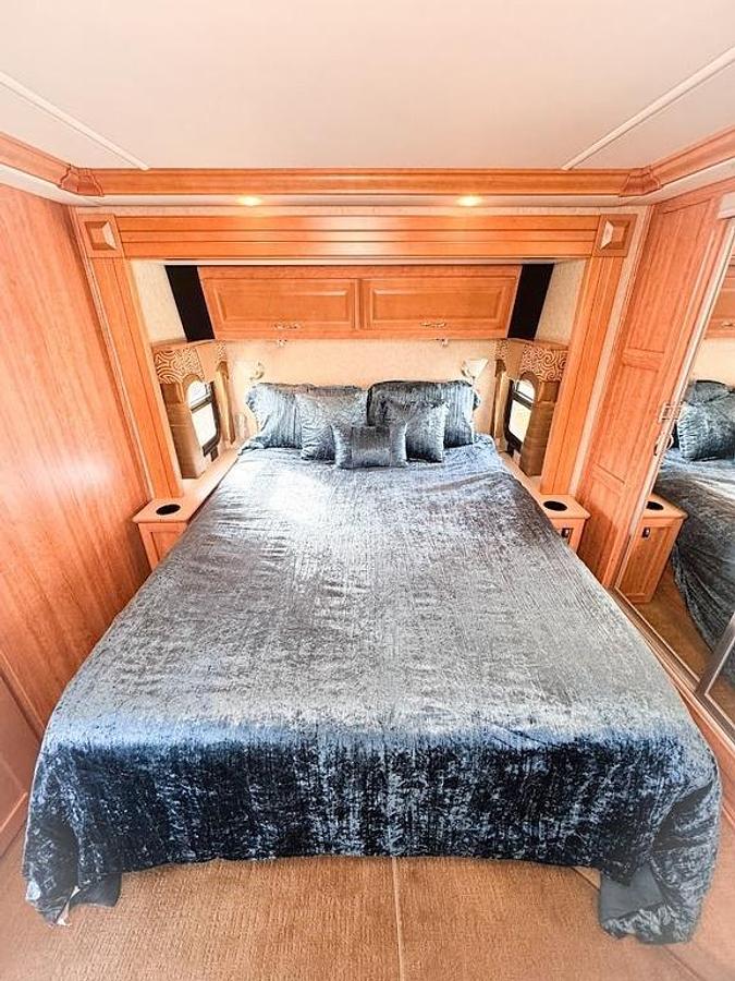 Used 2010 Fleetwood Discovery 40X