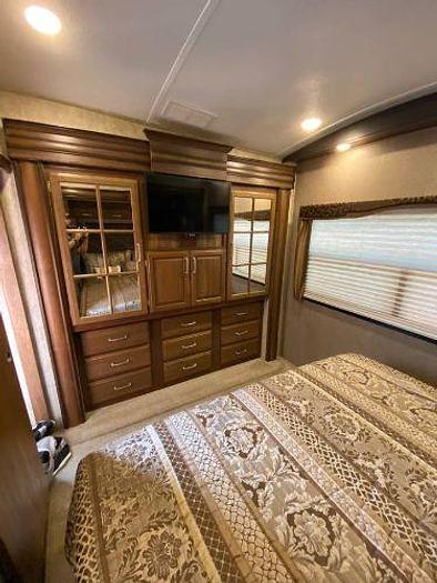 Used 2015 Keystone Montana 3711FL