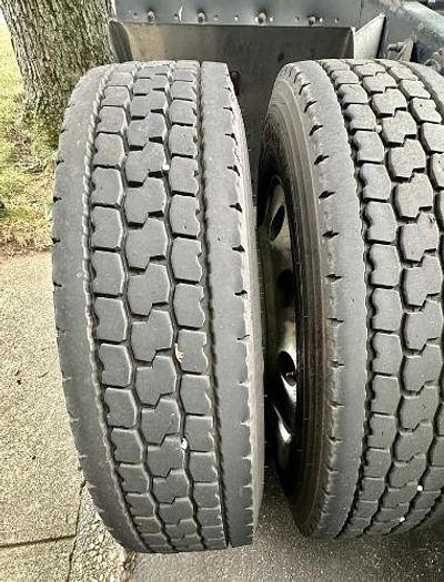 Used 2001 INTERNATIONAL 9900