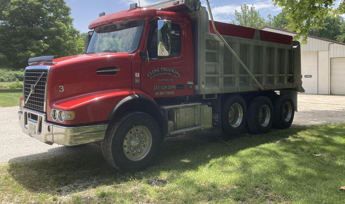 Used 2016 Volvo VHD84B200 Dump Truck