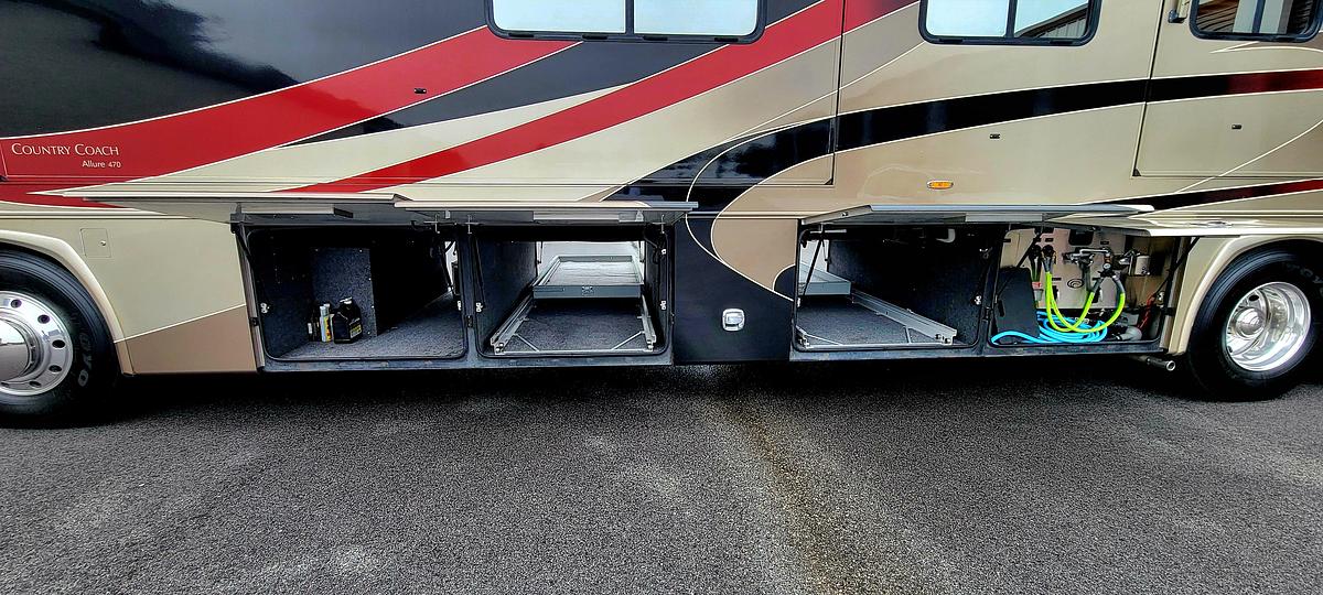 Used 2009 Country Coach Allure 470