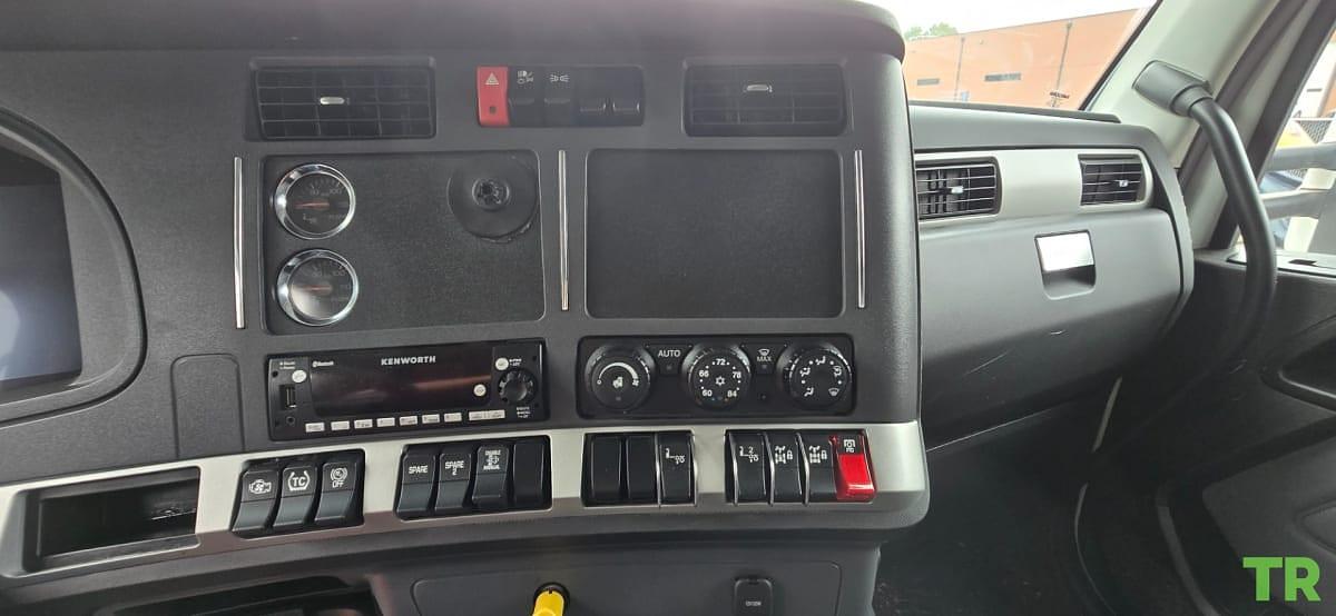 Used 2024 Kenworth T880
